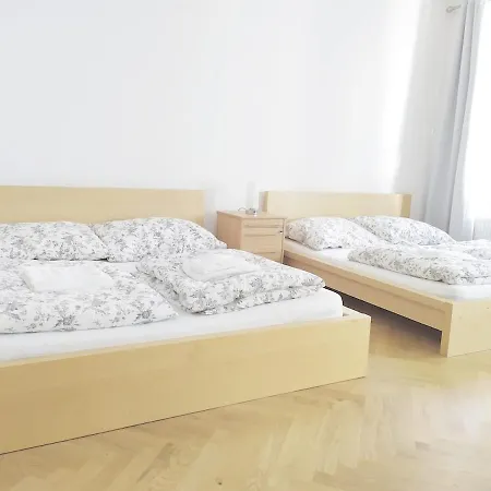 Little Britain Aparthotel Sauna&Daily Spa Hen&Stag Do Appart hôtel Cracovie