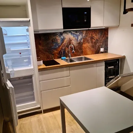 Amber Hostel *