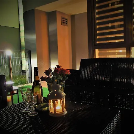 Garden Nowa 5 Dzielnica Apartmán *