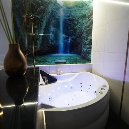 Lema Versace Apartment *
