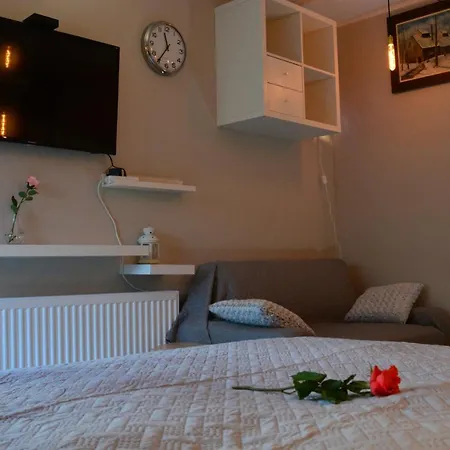 Garden Nowa 5 Dzielnica Apartmán *
