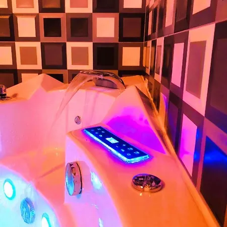 Underground Jacuzzi Bed & Breakfast