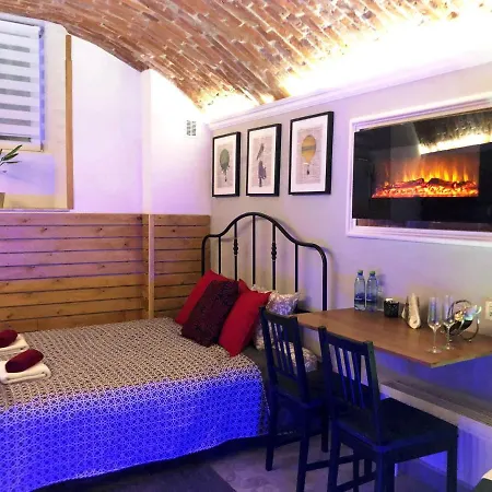 Underground Jacuzzi Bed & Breakfast
