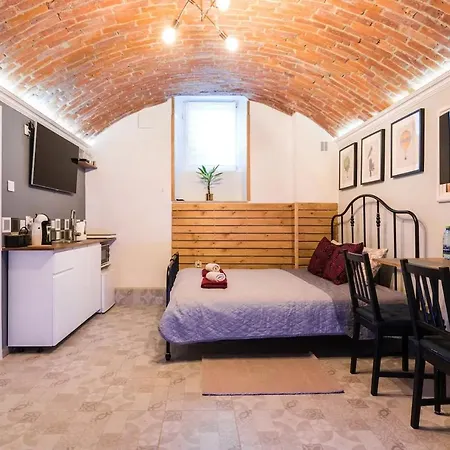 Underground Jacuzzi Bed & Breakfast