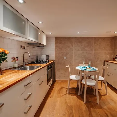 Apartment Alpari