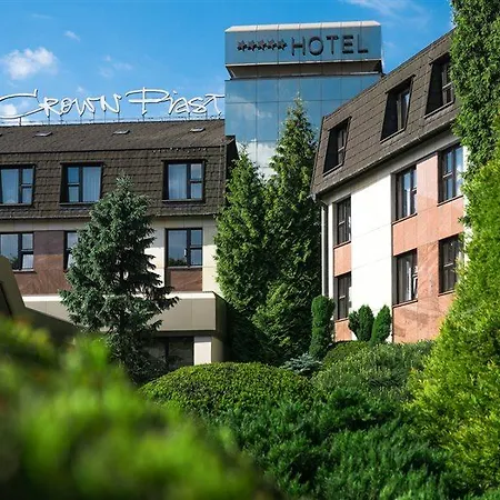 Crown Piast & 5*