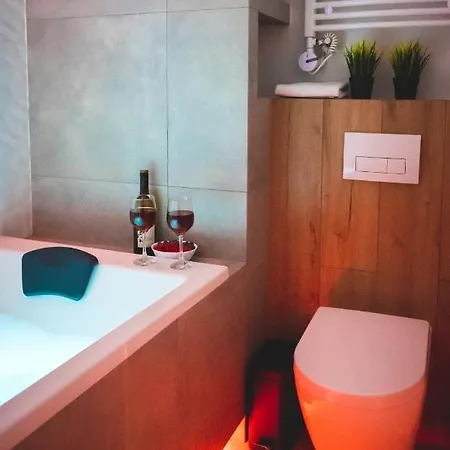 아파트 Movie Jacuzzi At The Main Station By Renters *