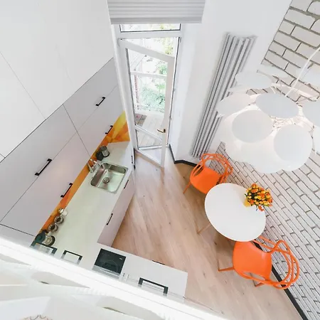 Modern, Well Organised Place In Centre By Homeclick