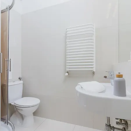 Pijarska By Renters Apartamento *