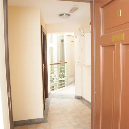 Red Brick Aparthotel 3*