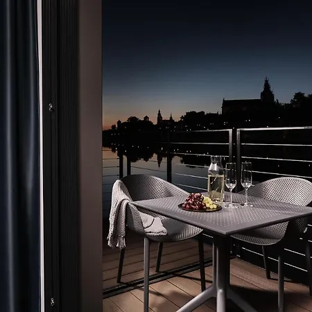New Port - Premium Floating Aparthotel Krakov