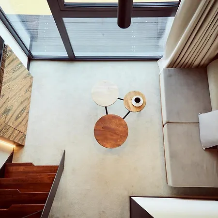 Aparthotel New Port - Premium Floating