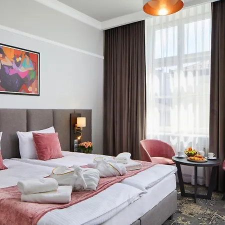 Estera Hotel 4*