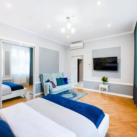 Aparthotel Main Square 3*