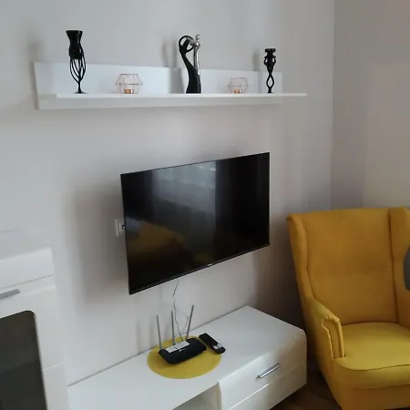 Apartment Topolowa 48 By Renters