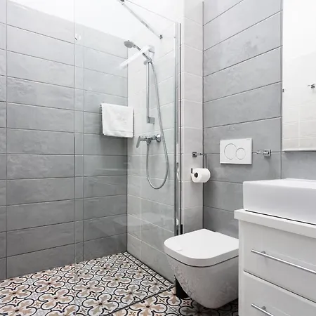 Of The Kings - Mosaic Apartment