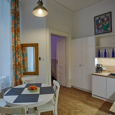 Stylish - Old Town Apartment *