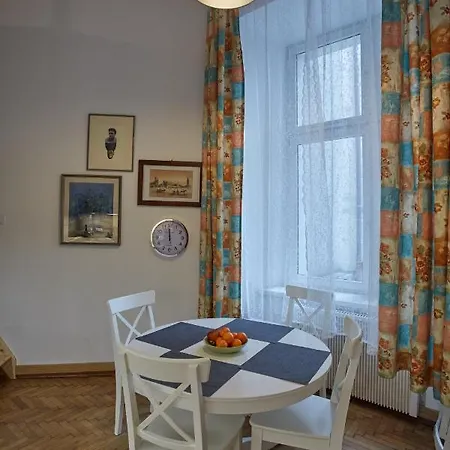 Stylish - Old Town