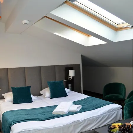 Estera Hotel 4*