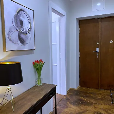 Rzeszowska 5 Apt. 3 *