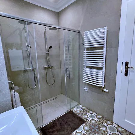 Rzeszowska 5 Apt. 3 * Kraków