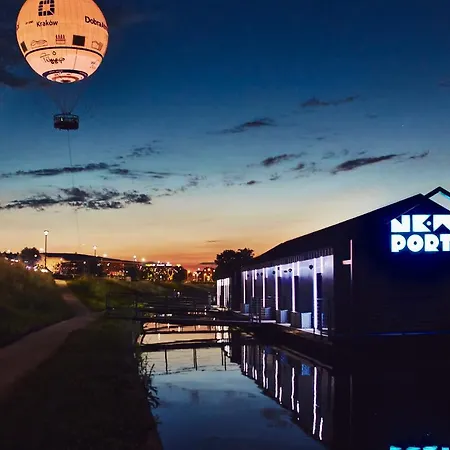 Aparthotel New Port - Premium Floating