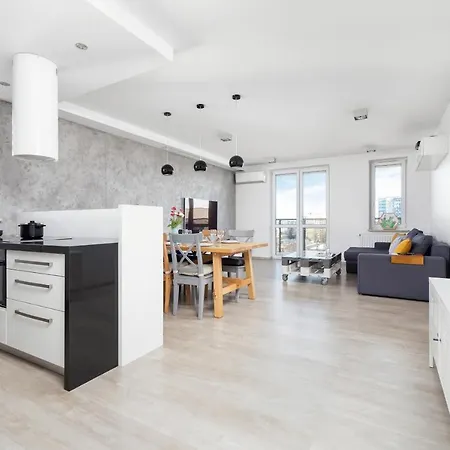 Avia Three Bedroom Two Balcony Ac & Parking By Renters Apartment