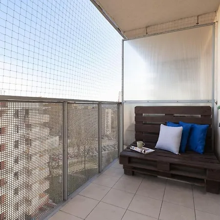 Avia Three Bedroom Two Balcony Ac & Parking By Renters * Krakow