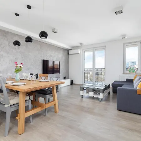 Apartment Avia Three Bedroom Two Balcony Ac & Parking By Renters