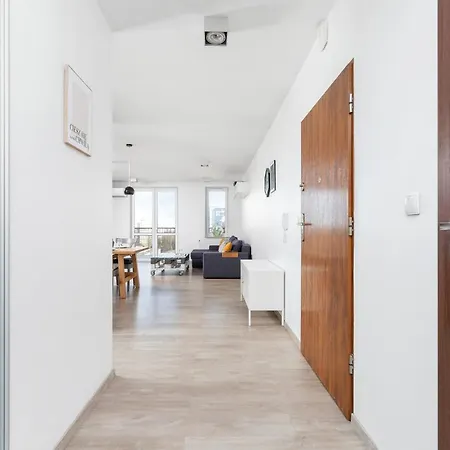 Avia Three Bedroom Two Balcony Ac & Parking By Renters * Krakow