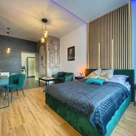 Apartment Czarny Z Jacuzzi *