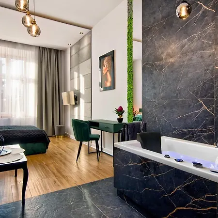 Apartment Czarny Z Jacuzzi *