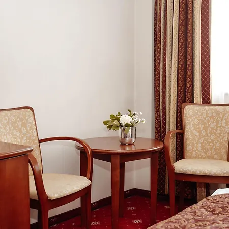 Sympozjum & Otel 4*