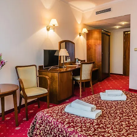 Otel Sympozjum &