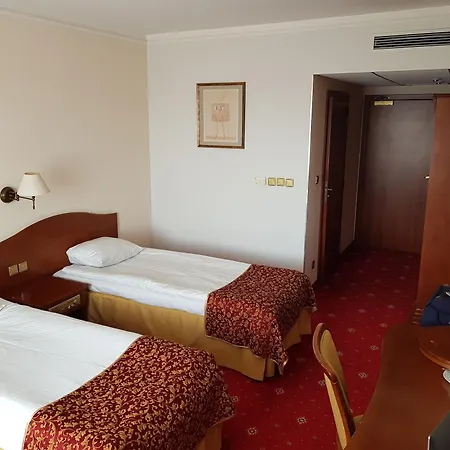 Otel Sympozjum & 4*