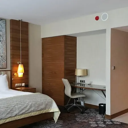 Doubletree By Hilton Hotel&convention Center