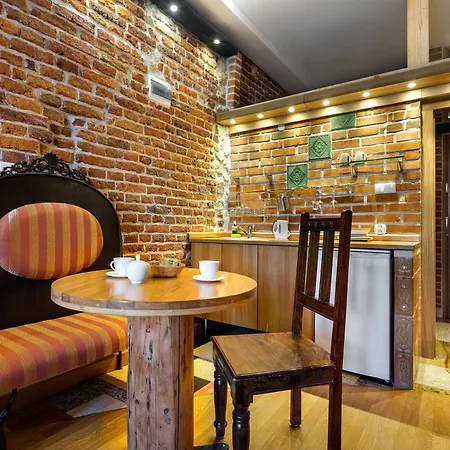 Stare Apart Otel 4*