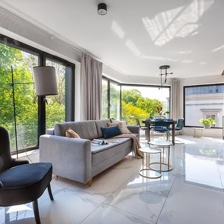 Apartment Modern View Of Planty Park