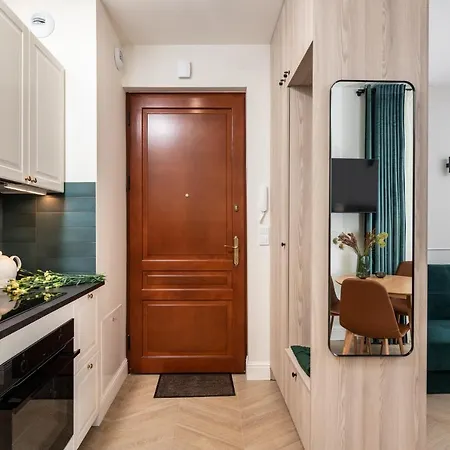 Atrium - Old Town Luxury - By Upstairs Apartamento *
