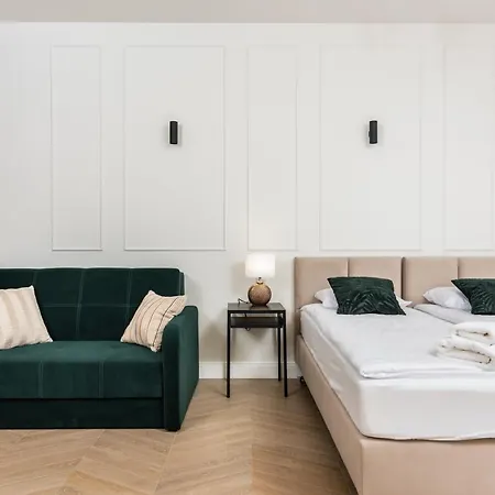 Atrium - Old Town Luxury - By Upstairs Apartamento