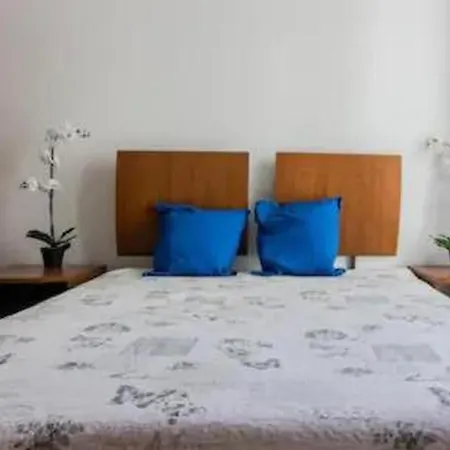 Comfy And Bright - Old Town