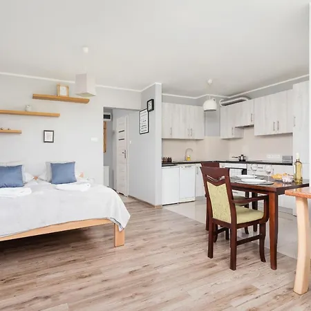 Studio Gromadzka By Renters Appartement