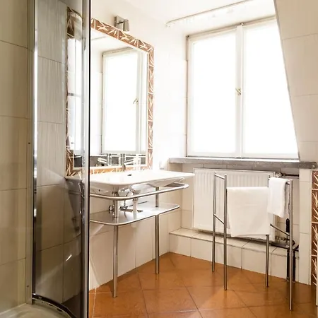2 Bedroom Apartment, Heart Of Tomasza St * Kraków