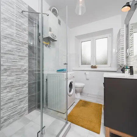 Apartment 3 Bedroom In The Heart Of Cracow - By Upstairs