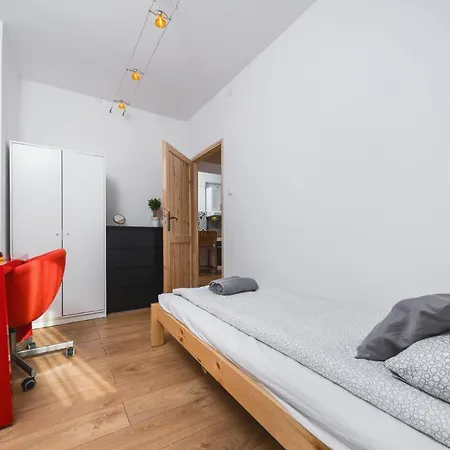 Apartment 3 Bedroom In The Heart Of Cracow - By Upstairs Krakow