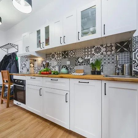 Apartment 3 Bedroom In The Heart Of Cracow - By Upstairs Krakow