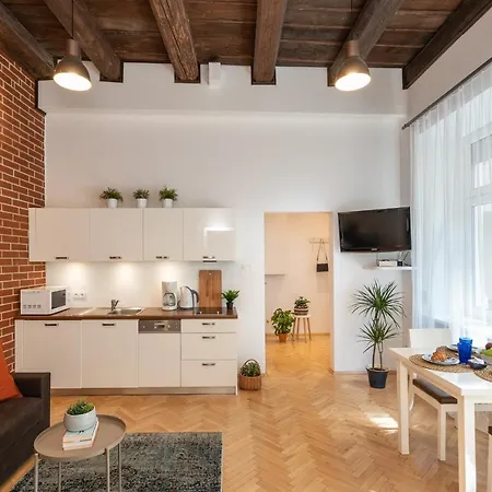 Sleeping In Main Market Apartment Krakow