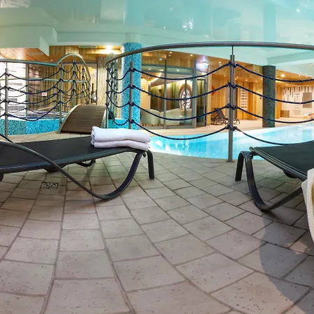 Galaxy Hotel 4*
