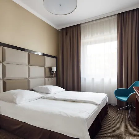 Apis 4* Cracovie