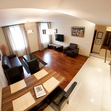 Yourplace Biskupia Old Town Apartman